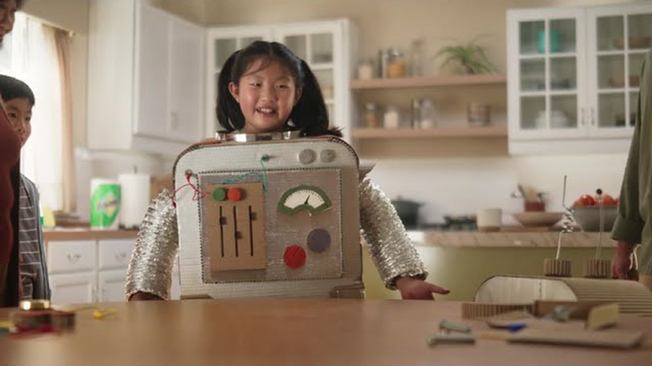 Still from Bounty, Robot